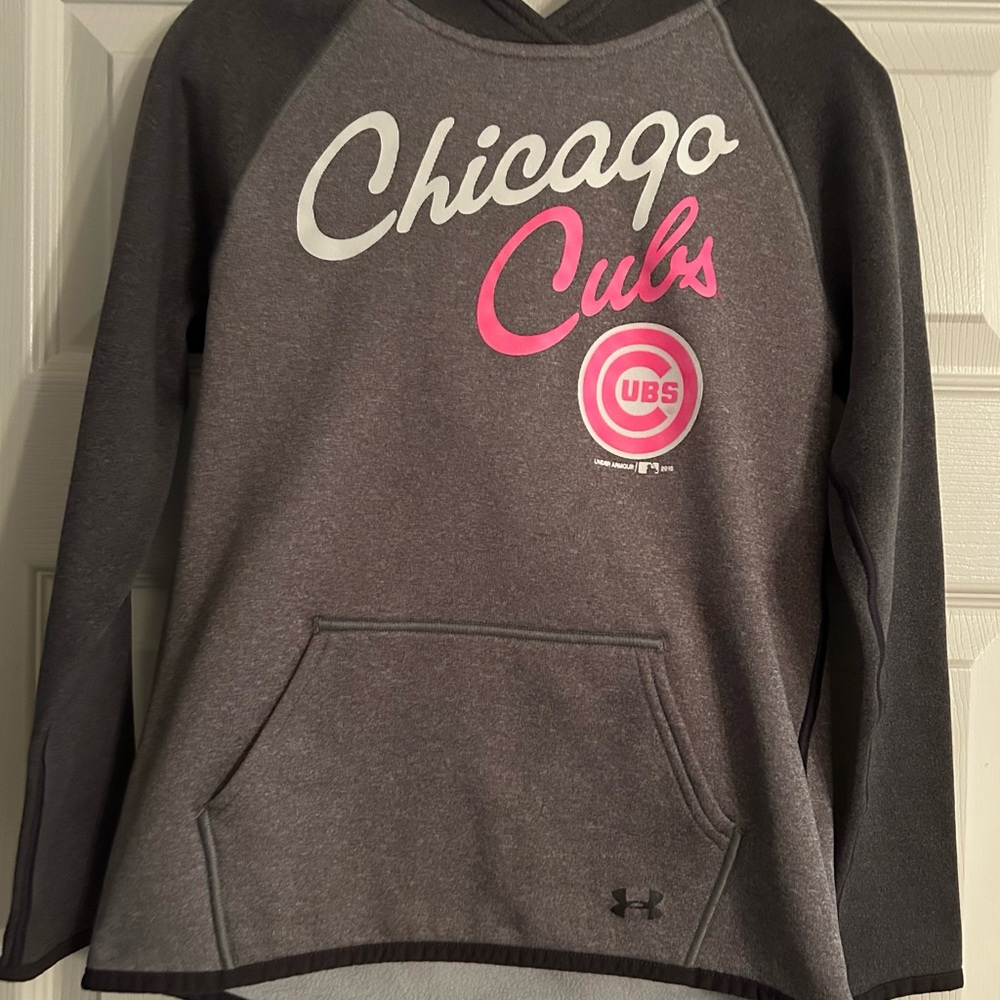 Under Armour Gray and Pink Chicago Cubs Girls’ Hoodie.  Size YMD.